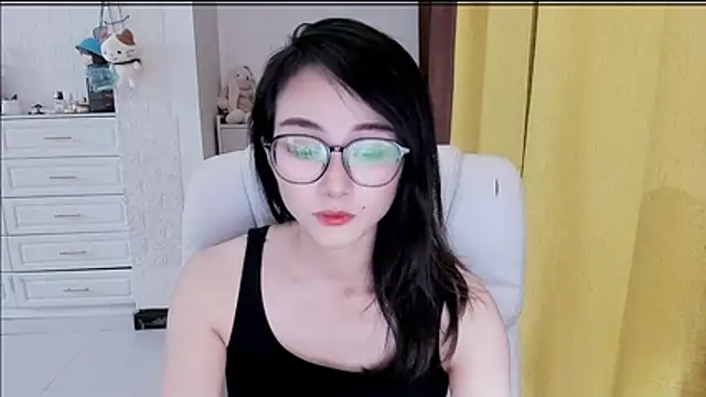 NIAN-er Adlı Modelin Canlı XXX Sohbeti