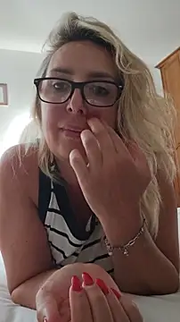 MariaRichi_ Adlı Modelin Canlı XXX Sohbeti