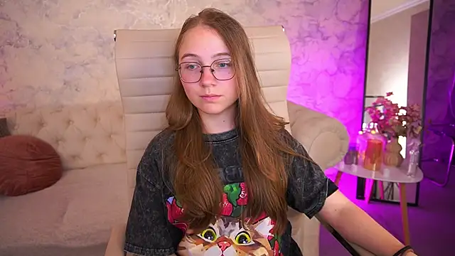 ArrinaWairr's Live XXX Chat