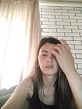 Karoline_Cherie Adlı Modelin Canlı XXX Sohbeti