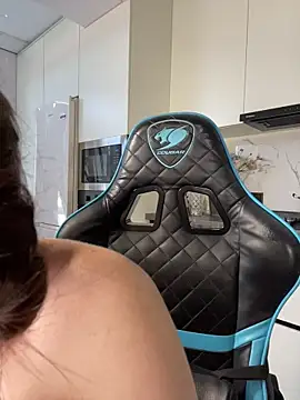 CurlyLara Live XXX-Chat