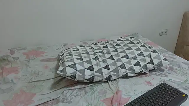jmmy_cb লাইভ XXX চ্যাট