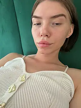 Lisaaa_Alisa élő XXX-chatje