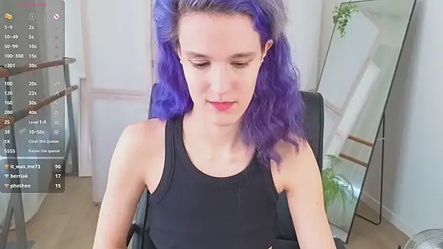 AuraLaunni Chat XXX live