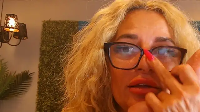 Chatroom XXX en direct de ElviraZoi