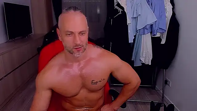 Chatroom XXX en direct de MarisMuscle