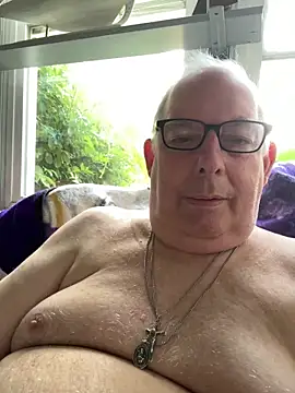 CharlieWeaver22's Live XXX Chat