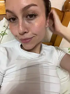 MonicaMercer's Live XXX Chat