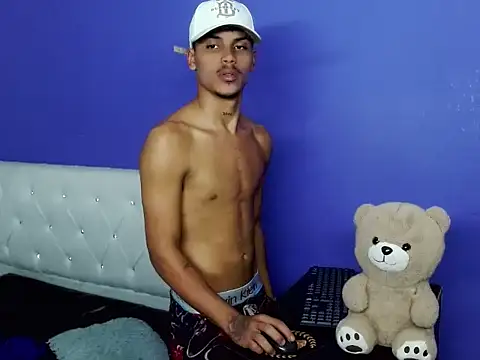 Angel_foxc13: απευθείας συνομιλία ΧΧΧ