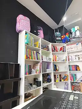 MissNyraSecret's Live XXX Chat