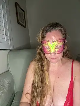 Chat XXX en directo de largeboobies30