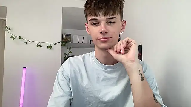 YourMilkyGuy's Webcam Show