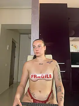 XXX chat uživo modela Baby_Eva23