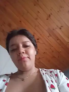 Katy_RoseX Adlı Modelin Canlı XXX Sohbeti
