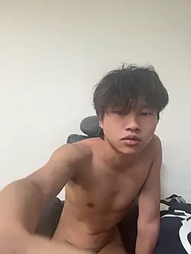 xiaohuangren01 Show in webcam