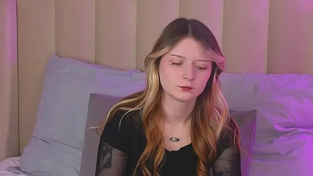 AlyssFrost's Live XXX Chat