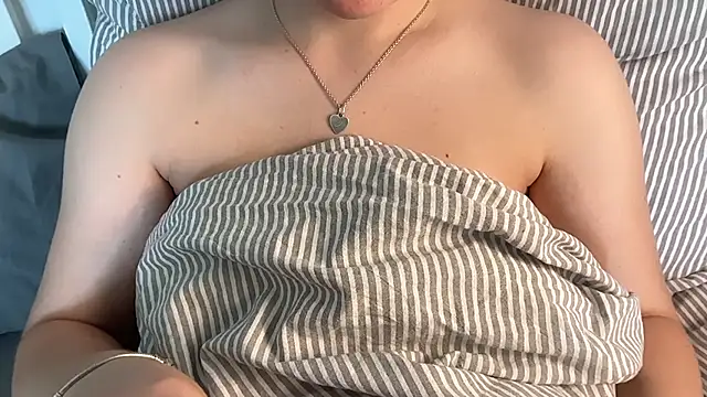 Lucyschickt's Live XXX Chat