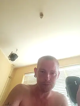 piercingpik Live XXX-chat