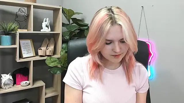 SweetLilyxo: онлайн-секс-чат