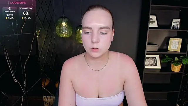 Candy_Queen__ – Live XXX-chat