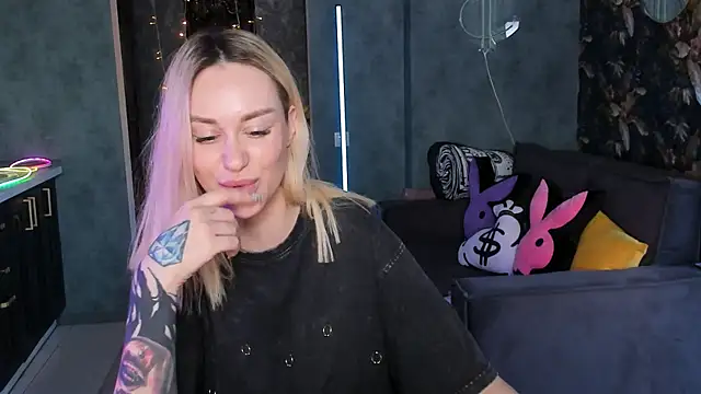 Blckmirrorr's Live XXX Chat