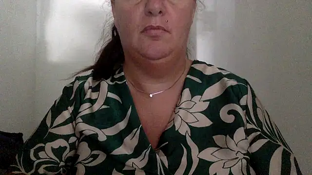 LaReginaNera Chat XXX in diretta