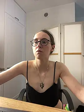 MartiniiSelenna's Live XXX Chat