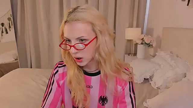 Tiffany__King: διαδικτυακό σόου στην κάμερα