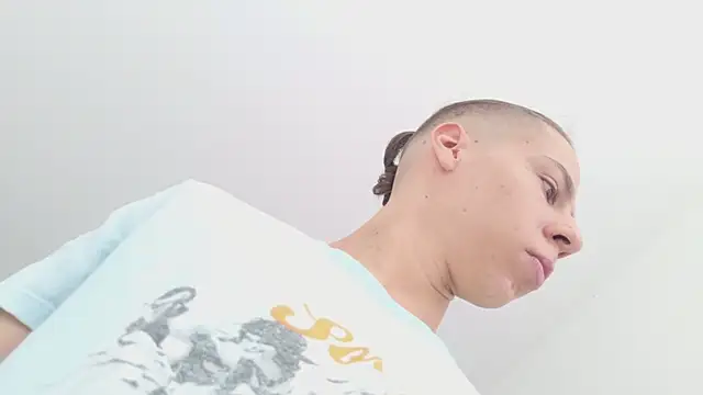 grey___27 Webcamshow