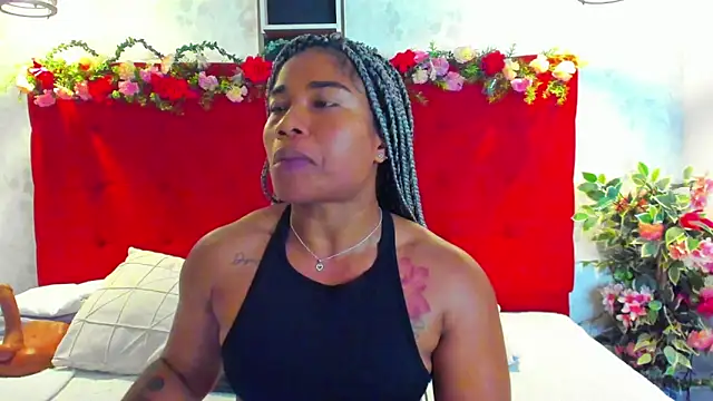 Chat +18 de SilvannaFit ao vivo