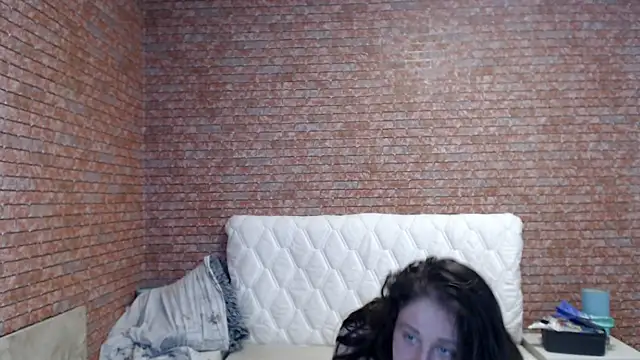 XXX chat uživo modela Holliy_Cooper