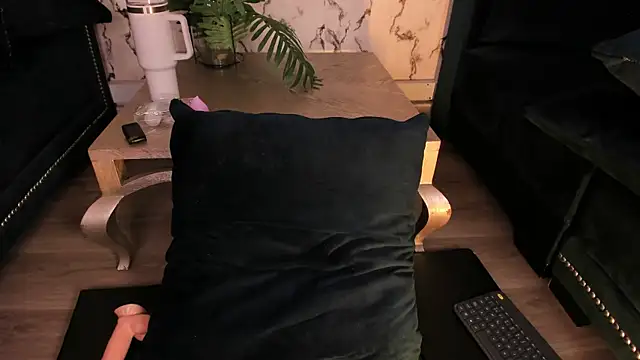 Fiorelaa_'s Live XXX Chat