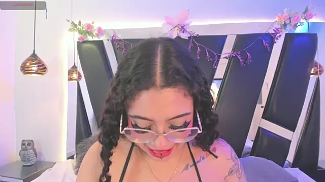 antonelllepiercee's Live XXX Chat
