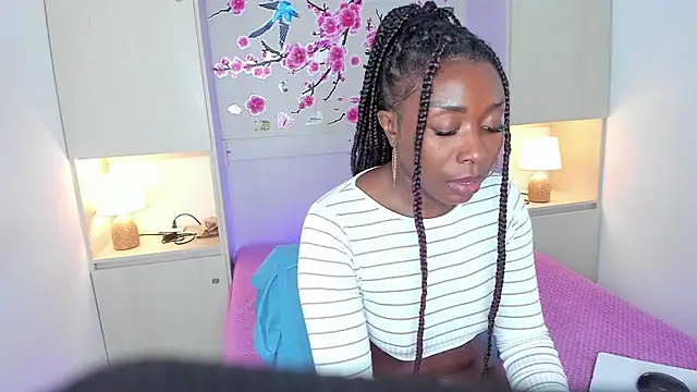 TaylorBloom's Live XXX Chat