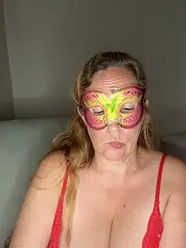 largeboobies30n Live XXX chat
