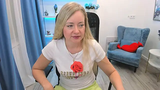 CharlotteKerti – Live XXX-chat