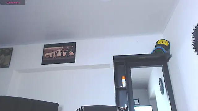 Vicky_hotmilf Adlı Modelin Canlı XXX Sohbeti