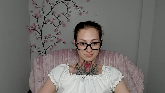 Chatroom XXX en direct de Esmi_Winter