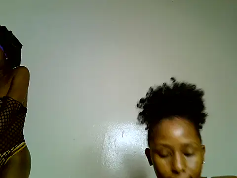 Sexy_strawberina Adlı Modelin Canlı XXX Sohbeti