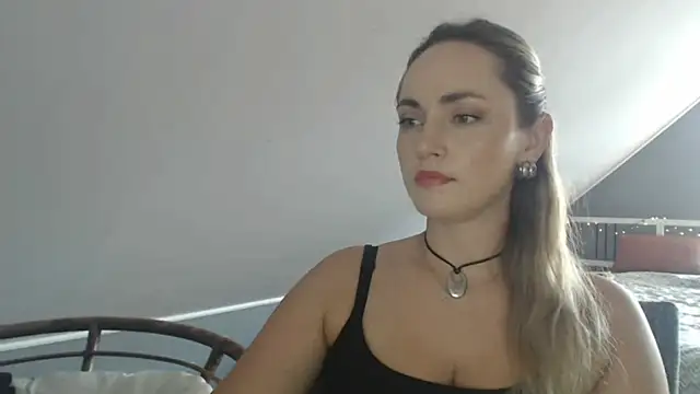 Živý XXX chat ScarlettSensitive