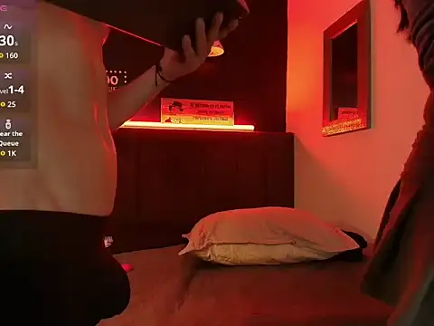 Show modela HiiddenDesire na web-kameri