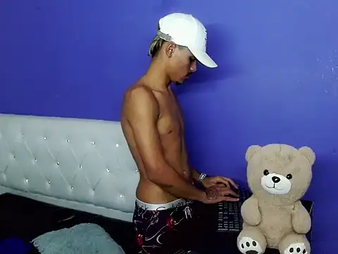 Angel_foxc13 即時 XXX 聊天