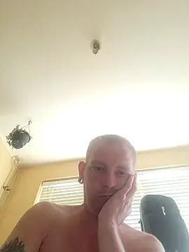 piercingpik Live XXX Chat