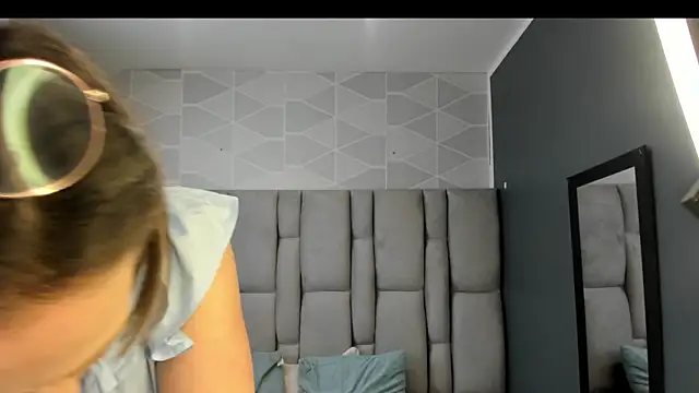 Charlot_milf – webcam-show