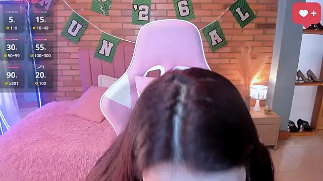 Amy_joones Chat XXX in diretta