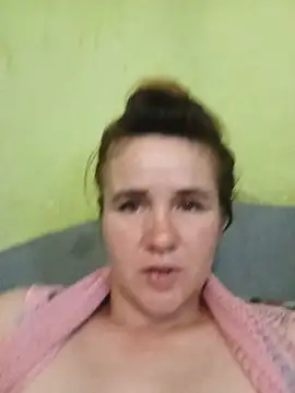 Show modela SannyMILF na web-kameri
