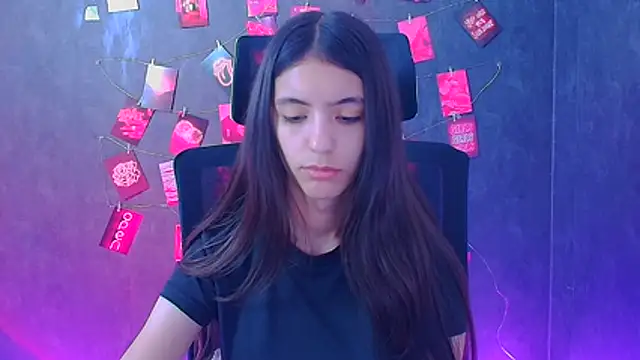 Aishell_'s Live XXX Chat