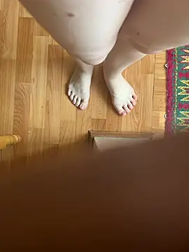 JuicyGamess' Live XXX Chat