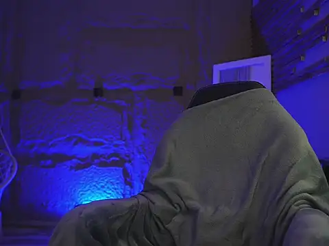 Онлайн чат XXX LoganVarela