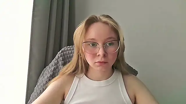 Vinelly – webcam-show